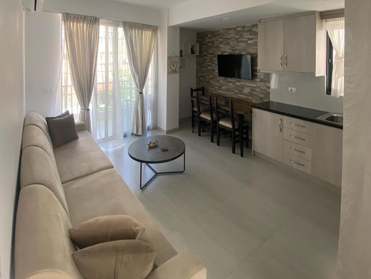 City Glow Apartments ซารานเดอ ภายนอก รูปภาพ